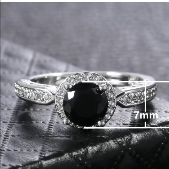 *NEW*925 Sterling Silver Round Cut Sapphire Ring - Picture 5 of 7